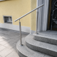 Maßgefertigter Edelstahl-Handlauf in Remscheid: Wir übernahmen auch die Abstimmung mit dem Vermieter und sorgten für mehr Sicherheit am Hauseingang.